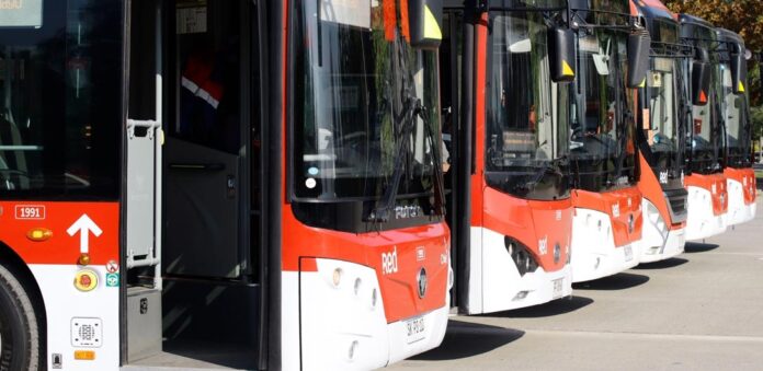 Chile chega a 3.125 ônibus elétricos em Santiago e lança licitação com 50 veículos de zero emissão em Concepción