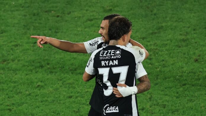 Corinthians sustenta pressão e vence Fluminense fora pelo Brasileirão
