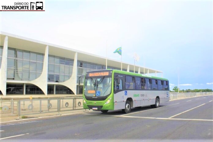 Deputados distritais aprovam tarifa zero nos ônibus e metrô do DF para todos os passageiros em até quatro anos com taxa para empregadores e manutenção do cobrador