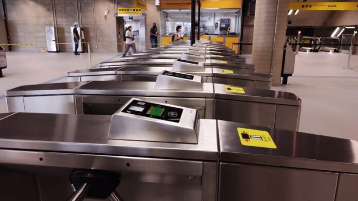 Estações operadas pelas concessionárias ViaQuatro e ViaMobilidade recebem ação de valorização à vida em parceria com ONG Help