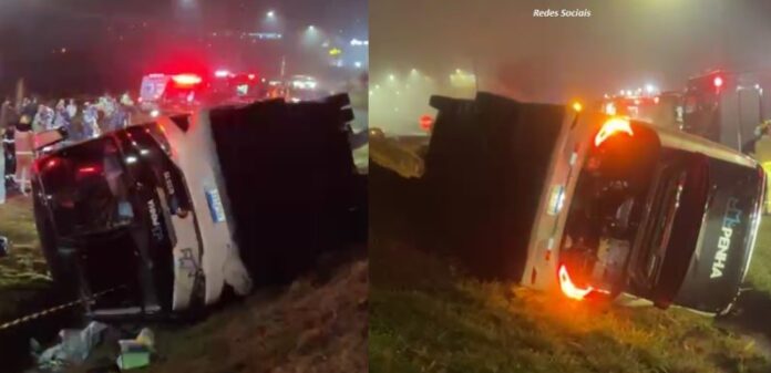 Ônibus da Penha tomba em Cascavel (PR) na noite desta sexta (05), com registro de óbito, segundo os Bombeiros