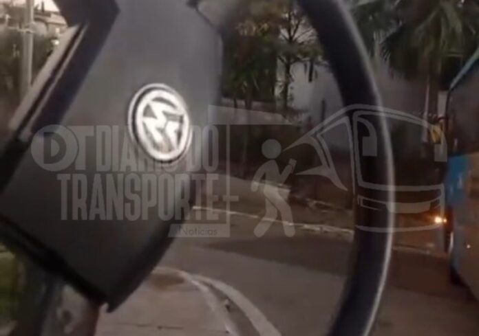 Pela segunda vez em duas semanas, mais um vídeo atribui a A2 ocorrência de volante que teria se soltado de painel de outro ônibus na zona Sul de São Paulo