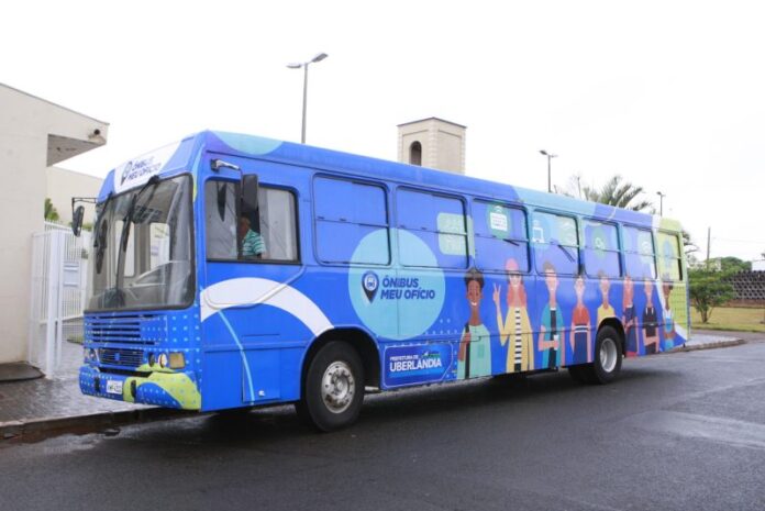 Prefeitura de Uberlândia (MG) abre novas inscrições para capacitações gratuitas no projeto “Ônibus Meu Ofício”