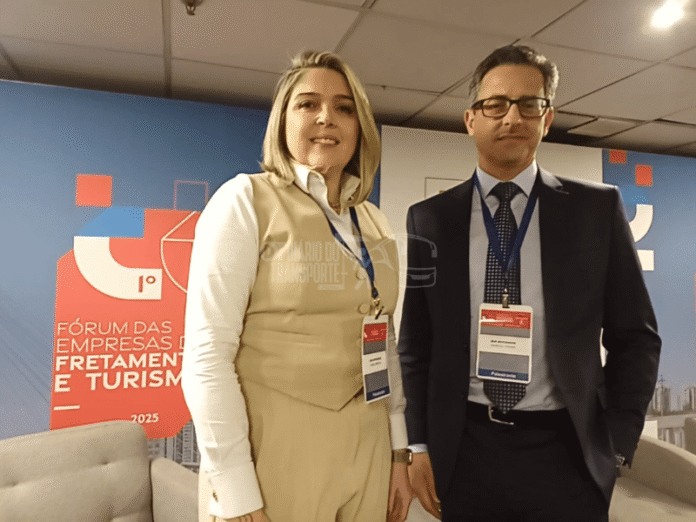 Reforma Tributária pode aumentar em 600% a carga tributária dos ônibus de fretamento, dizem especialistas em evento do Transfretur