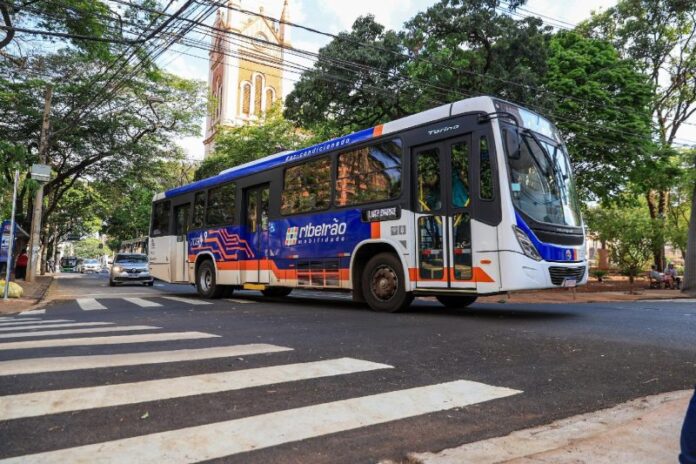 Seis linhas de ônibus operadas pela RP Mobi sofrem mudanças no Centro de Ribeirão Preto (SP) a partir desta quarta-feira (10)