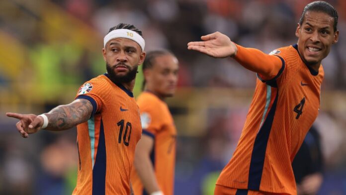 Van Dijk revela papo com Memphis Depay sobre Corinthians