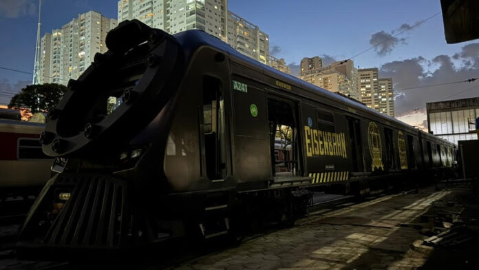 ViaMobilidade recebe trem em formato de locomotiva para Expresso The Town, na Linha 9-Esmeralda