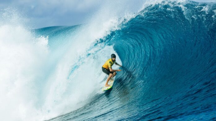 Yago Dora bate americano Griffin Colapinto e conquista mundial de surfe