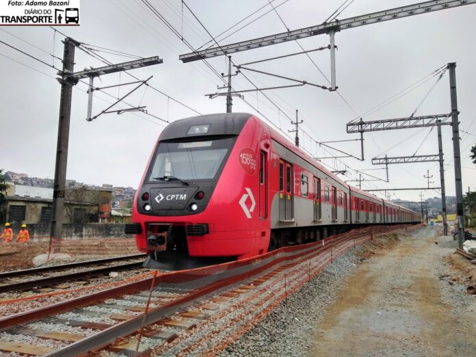 Linha 7-Rubi tem trecho interrompido por problema de energia elétrica. Ônibus PAESE acionados