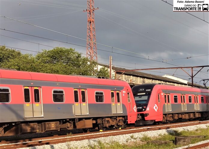 Circulação da Linha 10-Turquesa da CPTM entra em processo de normalização após falha causada pela chuva em São Paulo nesta sexta-feira (10)
