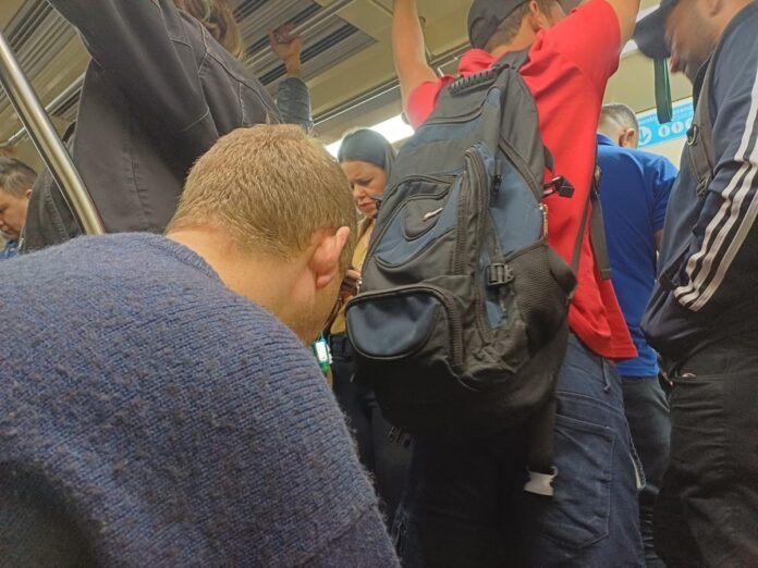 Falha em porta de plataforma afeta operação da Linha 2-Verde Falha em porta de plataforma afeta operação da Linha 2-Verde na noite desta quinta-feira (30)