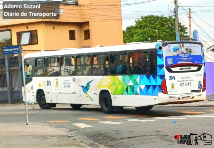 Apesar de reformulação de linhas e frota mais nova, pegar ônibus em Santo André aos fins de semana ainda é difícil