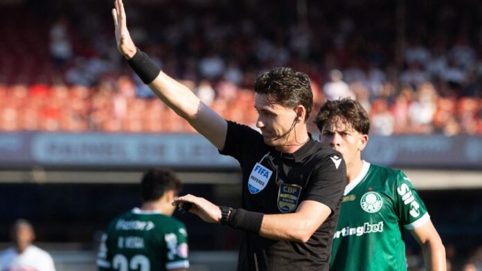 CBF divulga novo áudio do VAR com mais dois lances polêmicos de São Paulo x Palmeiras; veja diálogos