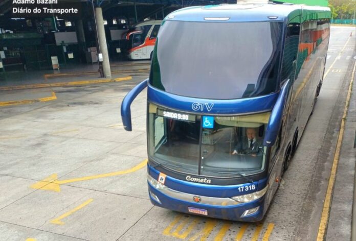 Caos na segurança pública do Rio de Janeiro faz empresas Caos na segurança pública do Rio de Janeiro faz empresas de ônibus rodoviários cancelarem ou alterarem horários de partidas, como o Grupo JCA