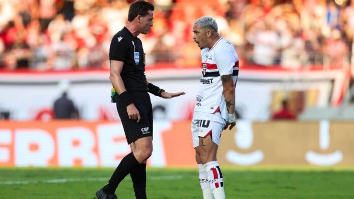 Em áudio de São Paulo x Palmeiras, árbitro Ramon Abatti Abel 'desabafa': 'O Luciano reclama até de ter nascido'