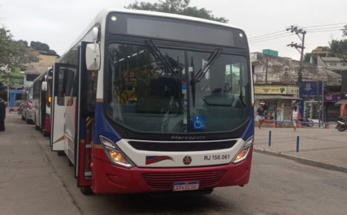 Fiscalização remove 13 ônibus da Viação Tinguá por falhas graves de manutenção no Rio de Janeiro