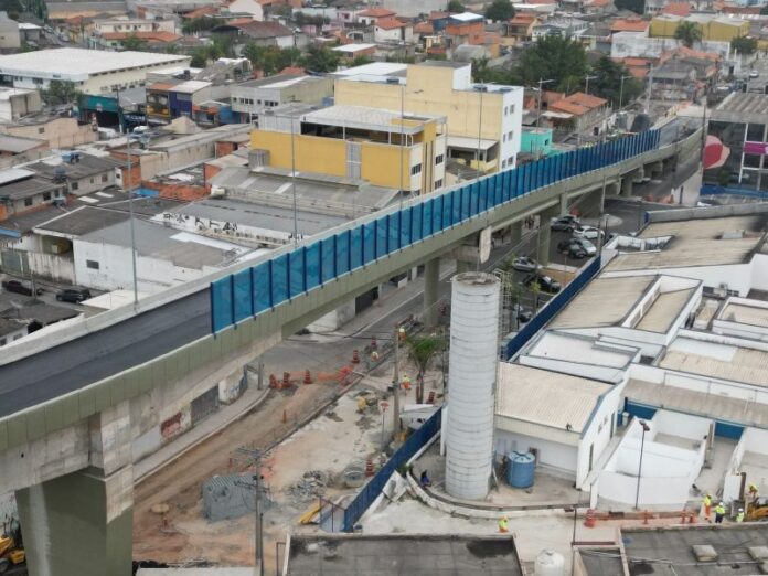 Itapevi (SP) entregou primeira alça de viaduto para agilizar deslocamentos no centro