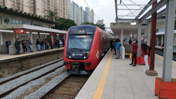 Linha 10-Turquesa funciona normalmente neste sábado (11). Falha de sinalização prejudicou atendimento durante a tarde