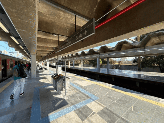 Linhas 8-Diamante e 9-Esmeralda recebem obras de melhorias em 17 Linhas 8-Diamante e 9-Esmeralda recebem obras de melhorias em 17 estações, com investimentos de R$ 192 milhões