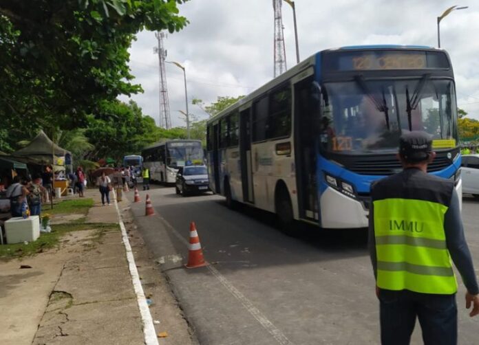 Manaus (AM) reforça transporte e trânsito para o Dia de Manaus (AM) reforça transporte e trânsito para o Dia de Finados com 170 ônibus em operação