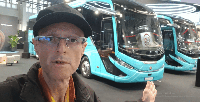 Marcopolo recebeu 200 clientes interessados em ônibus da Geração 8 expostos no estande em Bruxelas