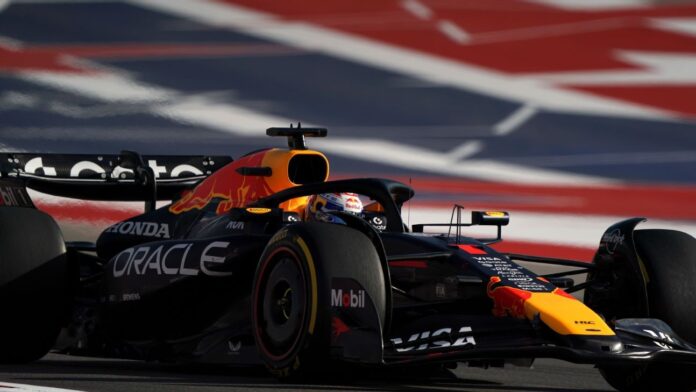 Max Verstappen vence sprint race marcada por batida de McLarens nos EUA