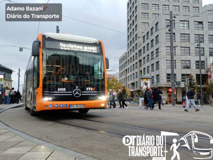 Mercedes-Benz e Setra anunciam serviço de reaproveitamento de baterias de ônibus elétricos que não servem mais para os veículos