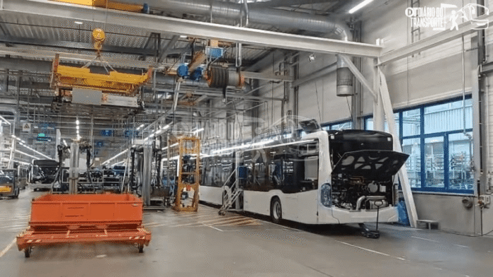 Mercedes-Benz investe em consultoria para ônibus elétricos. Conheça fábrica na Alemanha