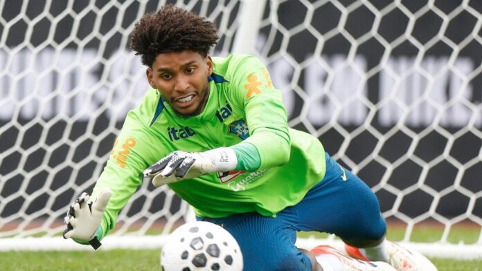Nem Cássio fez: Hugo Souza estreia na seleção bancado por Ancelotti e quebra jejum do Corinthians