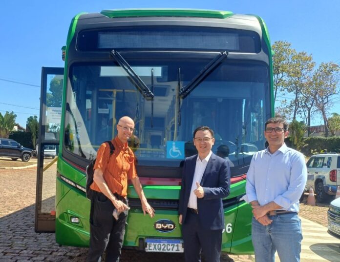 Nova bateria BYD-Blade para ônibus de 12m alcança 320 km de autonomia em São Paulo e ainda neste ano serão entregues 42 unidades de superarticulado dos “Corredores Verdes”