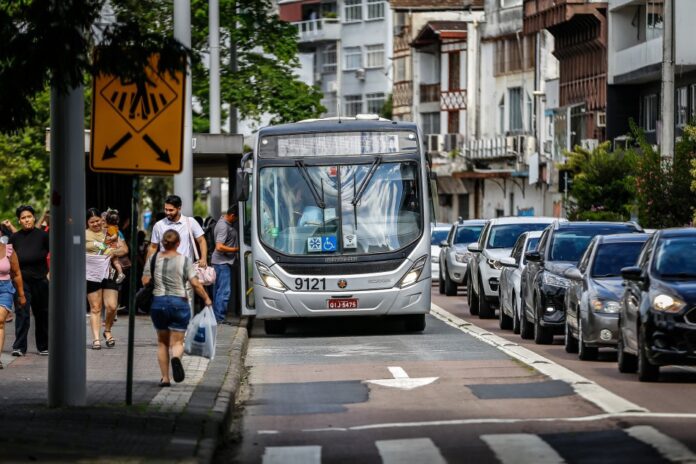 Oito linhas do transporte coletivo de Blumenau (SC) passam por Oito linhas do transporte coletivo de Blumenau (SC) passam por ajustes a partir de segunda-feira (27)