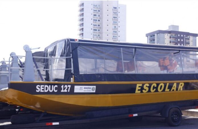 Rondônia investe R$ 8,4 milhões em novos ônibus e embarcações para garantir transporte escolar em áreas remotas