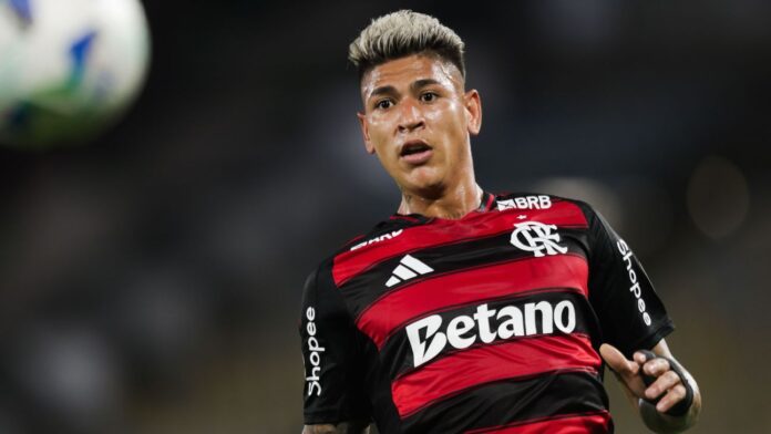 Trunfo para Racing x Flamengo, Carrascal já foi 'Neymar colombiano' Trunfo para Racing x Flamengo, Carrascal já foi 'Neymar colombiano' e encantou colegas por personalidade e ousadia: 'Não teme nada'