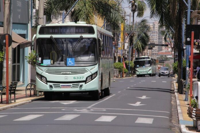 Vereador sugere implantação de pagamento por QR Code e Pix nos ônibus municipais de Araraquara (SP)