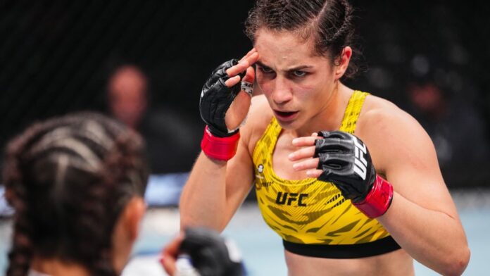 Veronica Hardy vence rival americana na luta de abertura do UFC 320