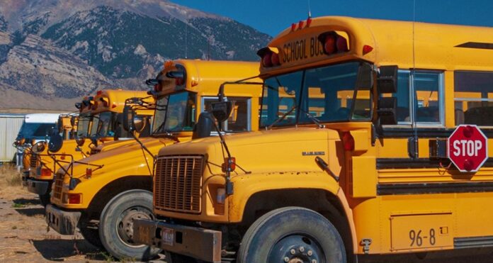 transição para ônibus elétricos nos EUA enfrenta incertezas sob governo Trump