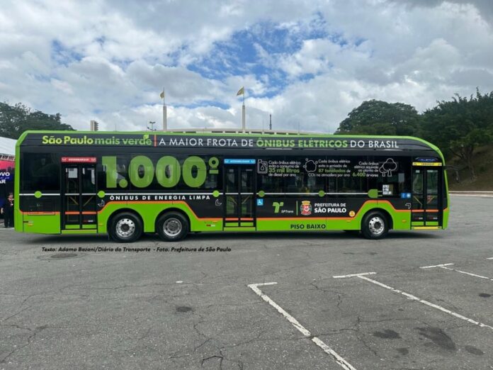 Jornal do Ônibus, da SPTrans, agora é verde em referência a ônibus elétricos