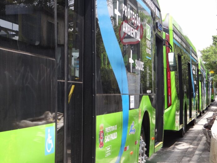 A2 Transportes realiza mutirão para contratação de motoristas de ônibus em São Paulo, com vagas também para mulheres