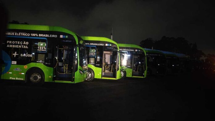 A2 Transportes afirma que queda de energia que atrasou saída de ônibus elétricos foi causada por fusível instalado pela Enel e rejeita versão de falha interna