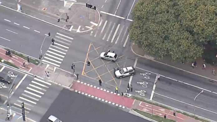 Interdição total da Av Eliseu de Almeida, na Zona Oeste de SP, desvia linhas de ônibus e gera congestionamento intenso na amanhã desta segunda (17)