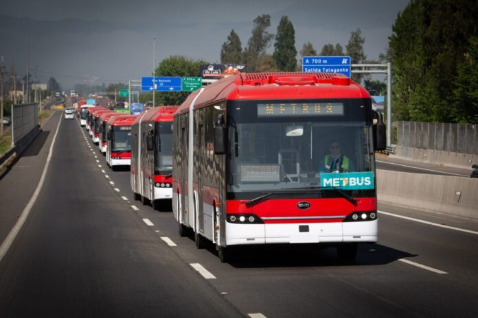 Santiago do Chile recebe a maior frota de ônibus elétricos articulados da América Latina
