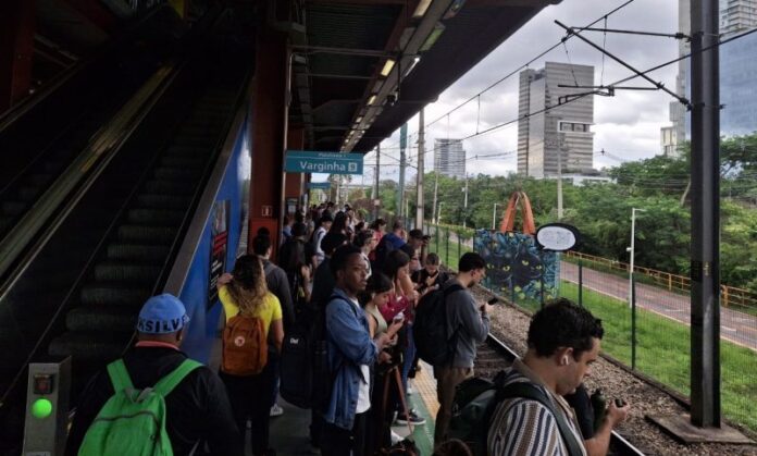 Após mais de oito horas, Linha 9-Esmeralda tem operação normalizada na capital paulista