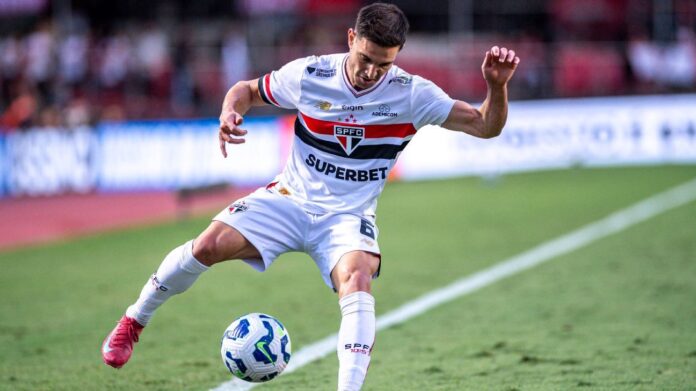 Com Cédric de volta, São Paulo deve ter mudanças para enfrentar Flamengo