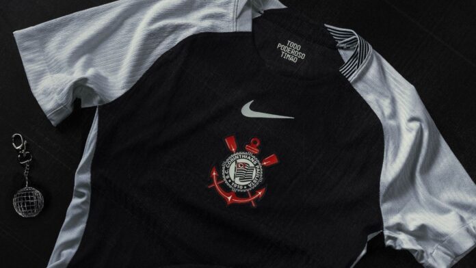 Corinthians decide demitir funcionário flagrado vendendo camisas em 'comércio irregular de materiais'