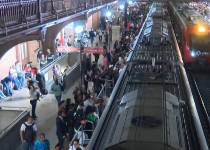 Linhas 11-Coral e 13-Jade têm operações normalizadas após falha em pantógrafo de trem prejudicar o atendimento nesta segunda-feira (03)