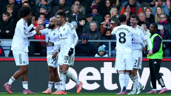 Manchester United vira para cima do Crystal Palace e volta a vencer após três partidas