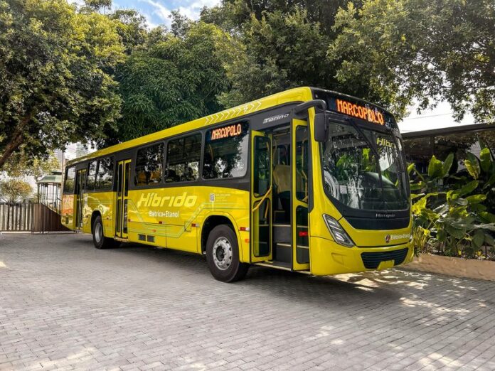 Marcopolo apresenta protótipo de ônibus urbano híbrido etanol na COP30