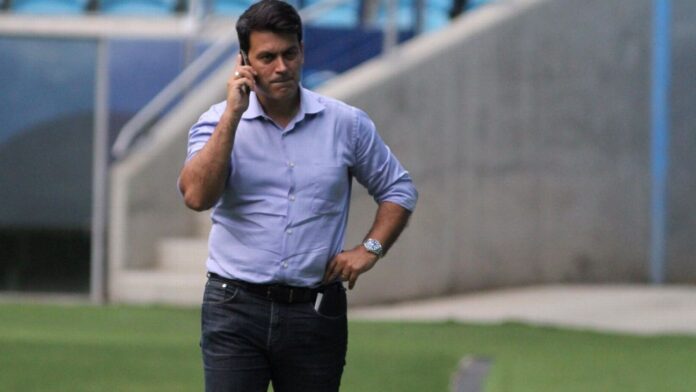 Novo presidente do Grêmio quer tirar dirigente do São Paulo; Casares oferece aumento e 'protagonismo' para segurar