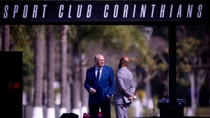 Presidente diz que Corinthians perdeu 12 pontos no Brasileirão por causa da arbitragem: 'Estamos revoltados'