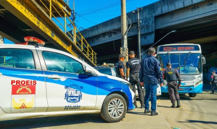São João de Meriti (RJ) intensifica fiscalização em ônibus com ação conjunta de segurança